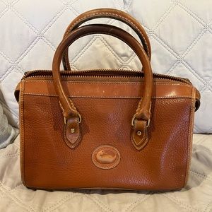 Vintage leather Dooney & Bourke handbag!